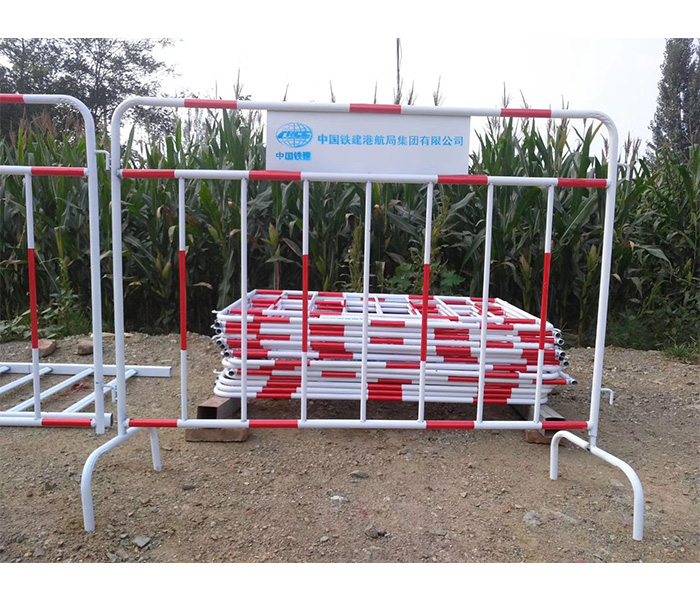 中國(guó)鐵建臨邊防護(hù)欄案例
